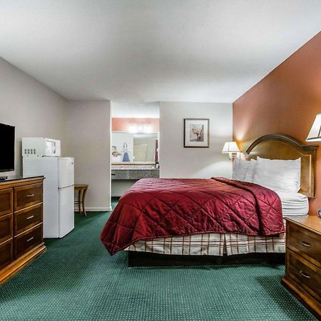 Econo Lodge Inn & Suites Enterprise Exterior photo