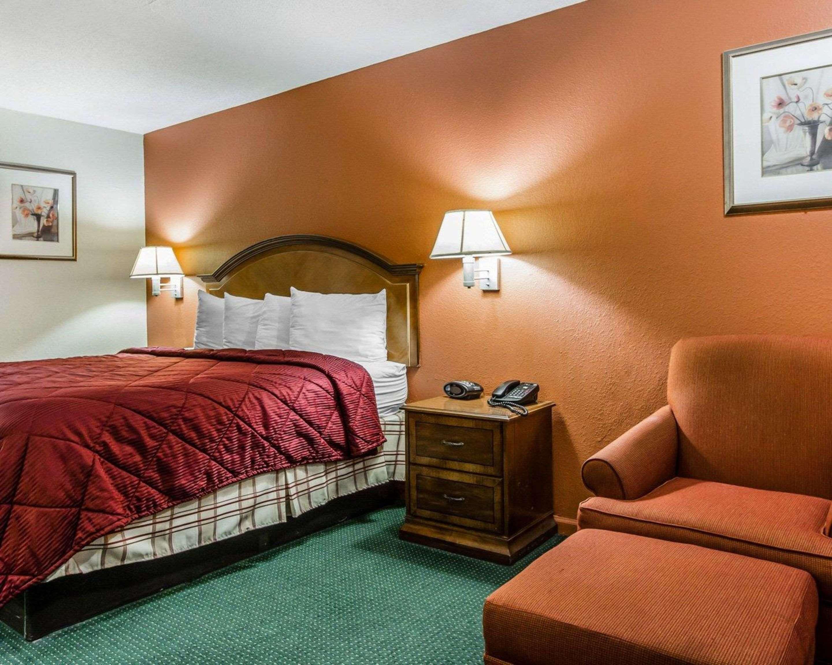 Econo Lodge Inn & Suites Enterprise Exterior photo